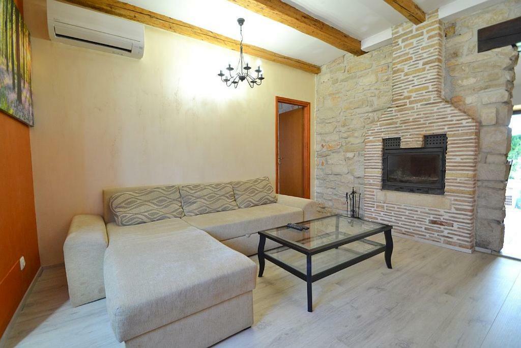 Villa Giardin Novigrad Istria Esterno foto